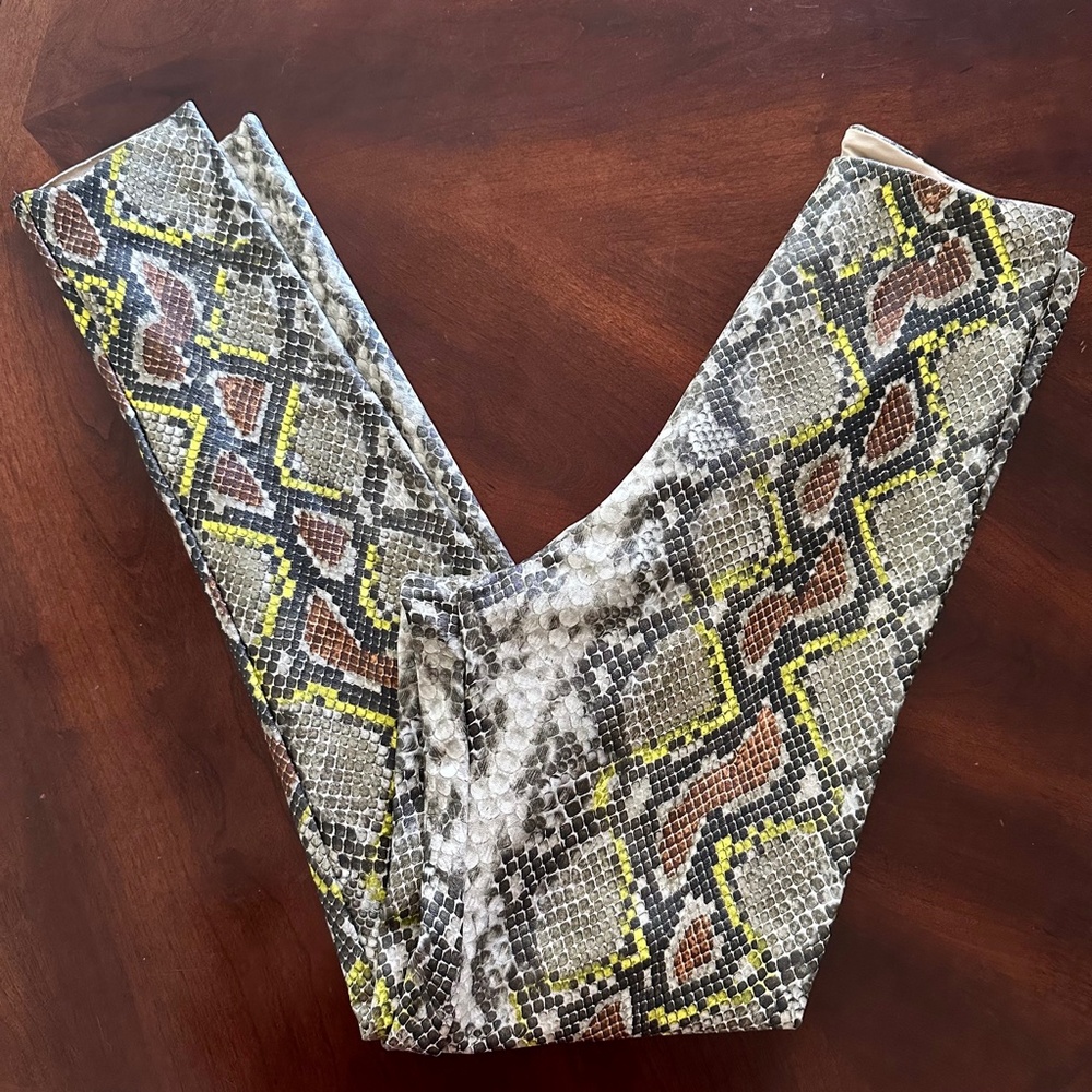 Commando Faux Leather in Neon Snake Print Leggings Size Small - Picture 8 of 12